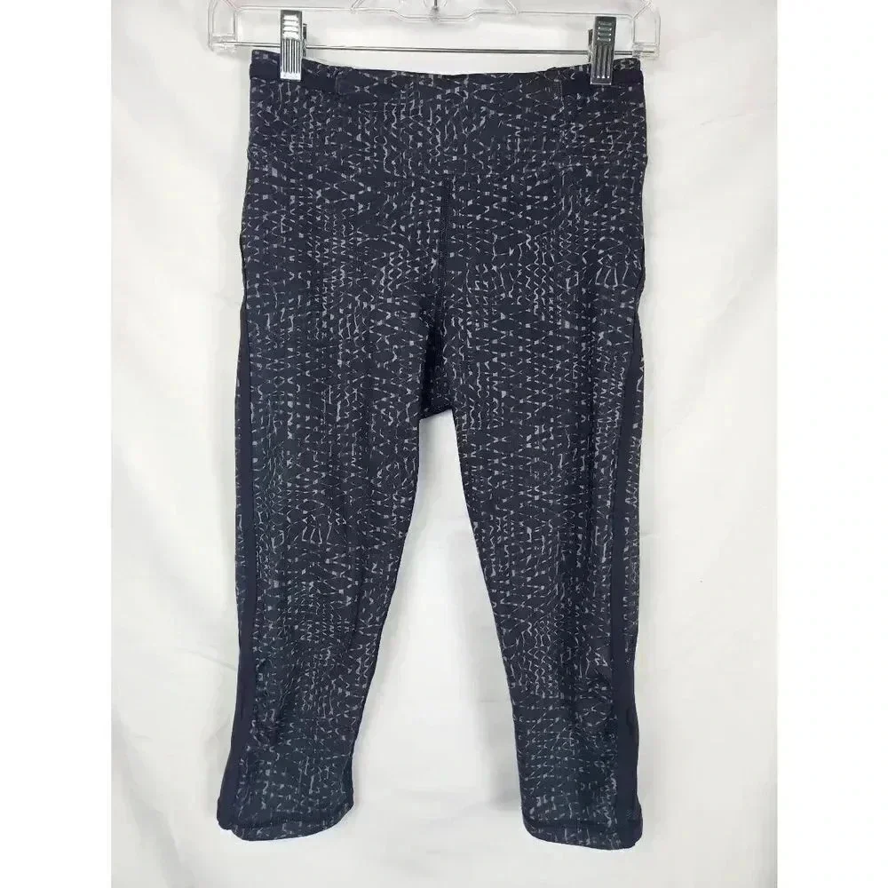 Lululemon Real Quick Crop Leggings Snakeprint Black Gray Size 4.